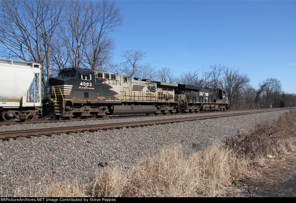 NS 8122 and 4003 take a train east at MP116